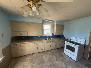 307 Locust St in Hospers, IA - Building Photo - Building Photo