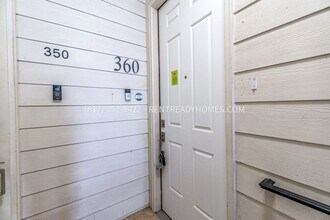 251 S Mill St in Lewisville, TX - Building Photo - Building Photo