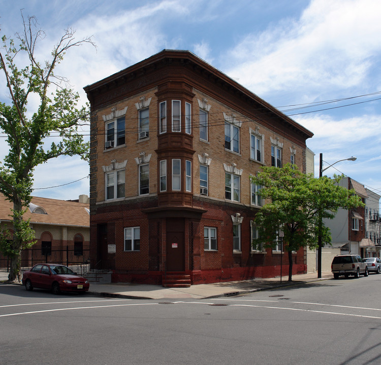 250 Jefferson St in Newark, NJ - Building Photo