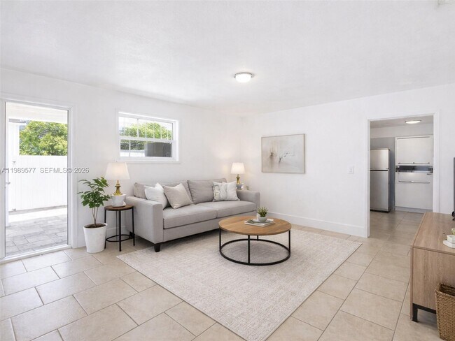 19733 SW 122nd Pl in Miami, FL - Building Photo - Building Photo