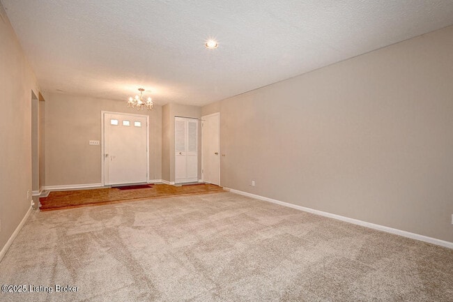 3820 RiverOaks Ln in Louisville, KY - Building Photo - Building Photo