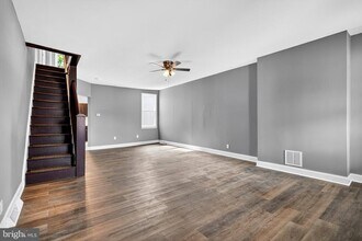 15 Adella Ave in Trenton, NJ - Foto de edificio - Building Photo