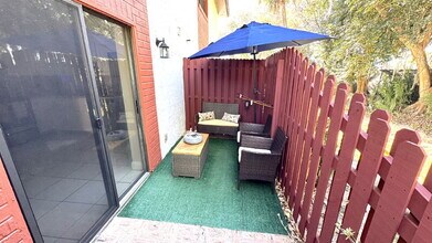 910 Big Tree Rd in South Daytona, FL - Building Photo - Building Photo