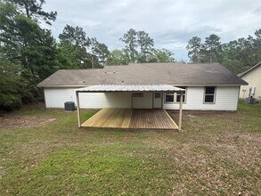 174 E Sunset Dr in Onalaska, TX - Building Photo - Building Photo