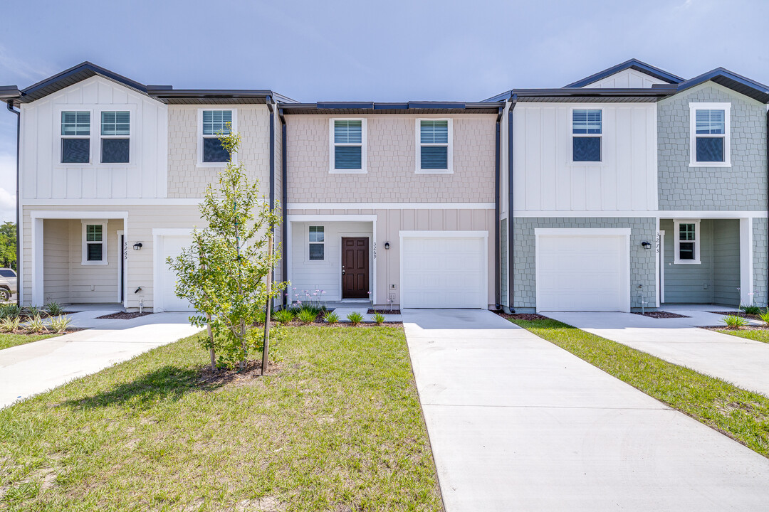 3269 Vesara Dr in Davenport, FL - Building Photo