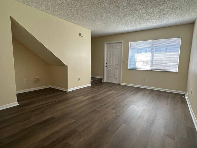 2052 Kings Hwy in Clearwater, FL - Building Photo - Building Photo