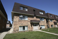 9971 Linda Ln in Des Plaines, IL - Building Photo - Building Photo