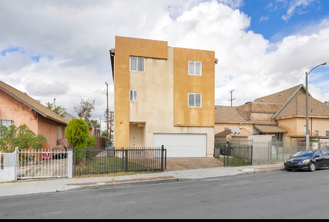 property at 338 E 36th St