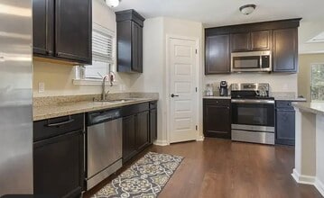 784 Huey Andrew Ave in Gonzales, LA - Foto de edificio - Building Photo