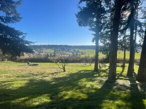 1561 McKinnon Dr in Oak Harbor, WA - Building Photo - Building Photo