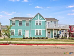 328 Trestle Tree in San Marcos, TX - Foto de edificio - Building Photo