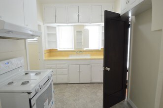 358 Orange Ave-Unit -1 in Long Beach, CA - Building Photo - Building Photo