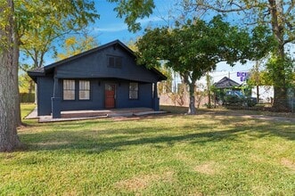 3808 State Hwy 3 in Dickinson, TX - Foto de edificio - Building Photo
