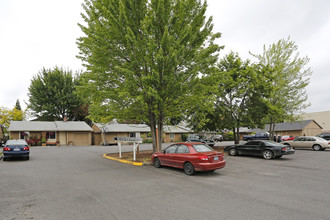 21st Court Homes in Hillsboro, OR - Building Photo - Building Photo