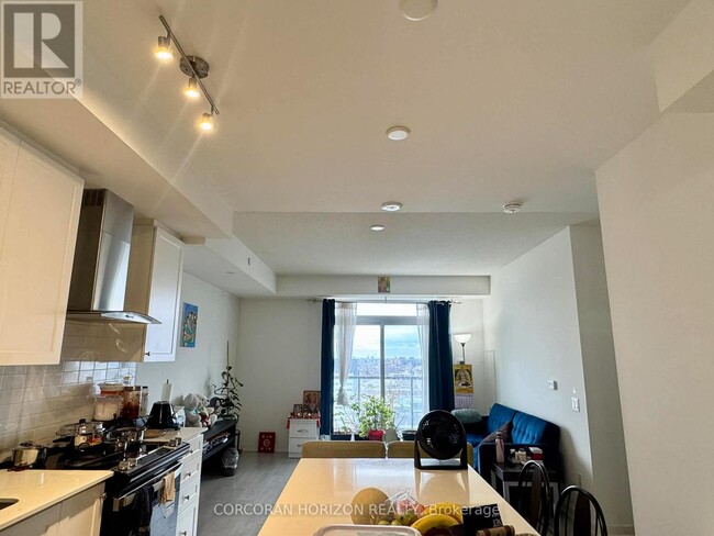 55 Duke St W in Kitchener, ON - Building Photo - Building Photo