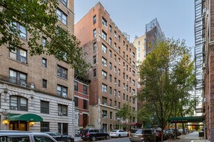 250 W 75th St in New York, NY - Building Photo