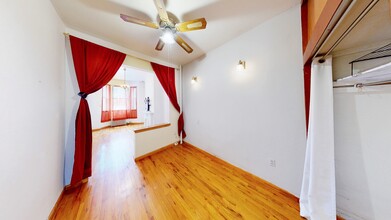 147 N 8th St in Brooklyn, NY - Building Photo - Interior Photo