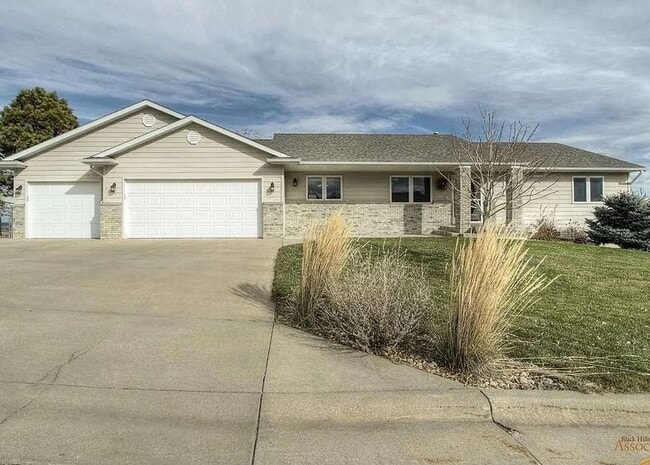 1116 Alta Vista Dr in Rapid City, SD - Building Photo - Building Photo
