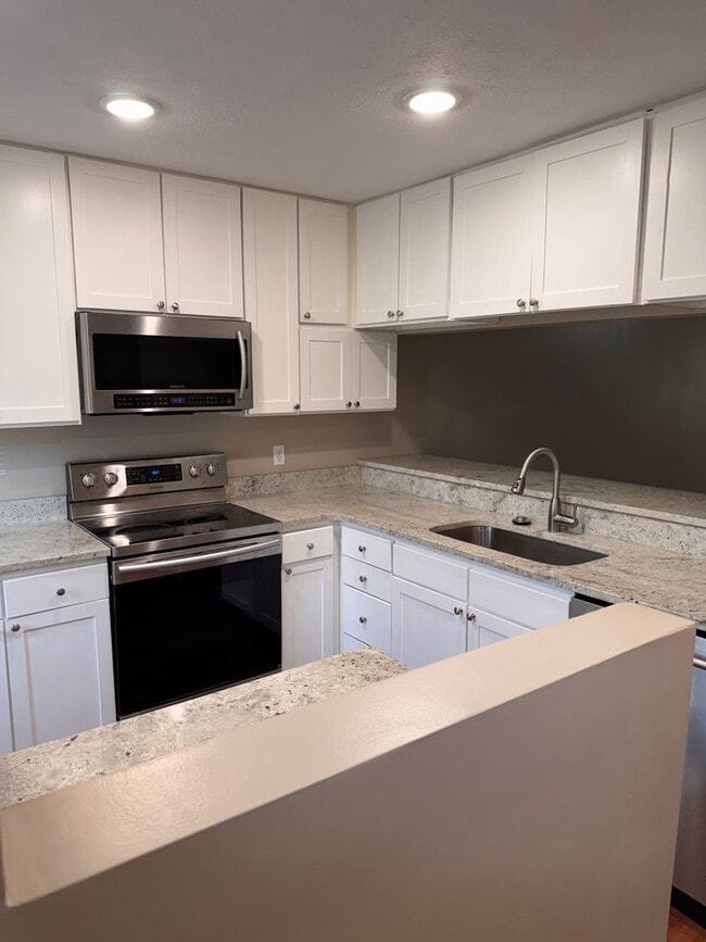 property at 207 Countryplace Ln