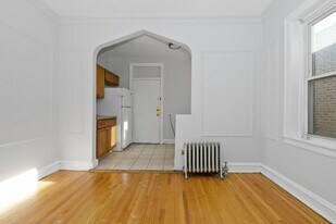 8139-8145 S Maryland Ave in Chicago, IL - Building Photo