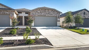 9306 Frio Lndg in Converse, TX - Building Photo