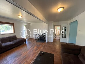 11788 E 129 N in Idaho Falls, ID - Foto de edificio - Building Photo