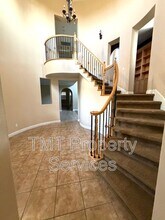 6832 Salvaterra Cir in Elk Grove, CA - Building Photo - Building Photo