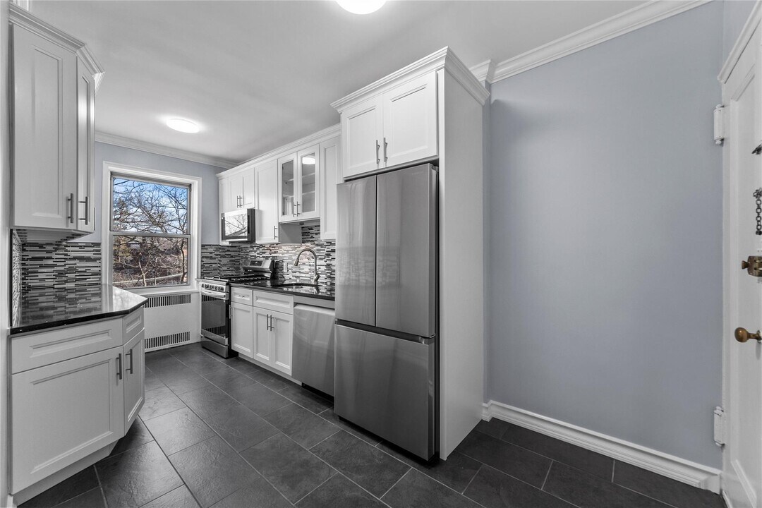 784 Palmer Rd in Yonkers, NY - Building Photo