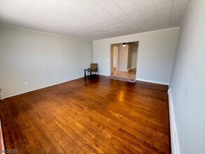 625 Bound Brook Rd in Middlesex, NJ - Building Photo - Building Photo
