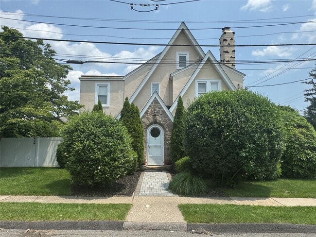 property at 5 Bruce Ave
