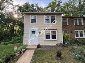 2816 Raymond Ct in Falls Church, VA - Building Photo