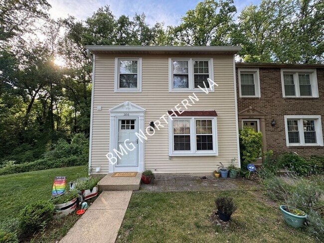 property at 2816 Raymond Ct