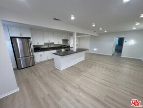 10745 Saticoy St in Los Angeles, CA - Building Photo - Building Photo