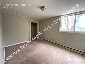 1650 Alexandra St in Regina, SK - Building Photo - Building Photo