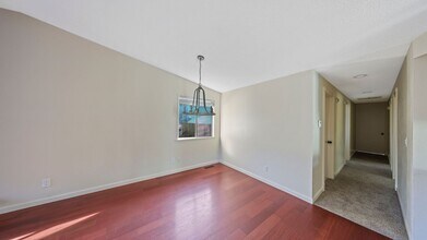 959 SW 3rd Ave in Oak Harbor, WA - Building Photo - Building Photo