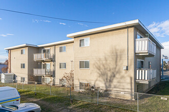 3607 118th Ave NW in Edmonton, AB - Building Photo - Building Photo