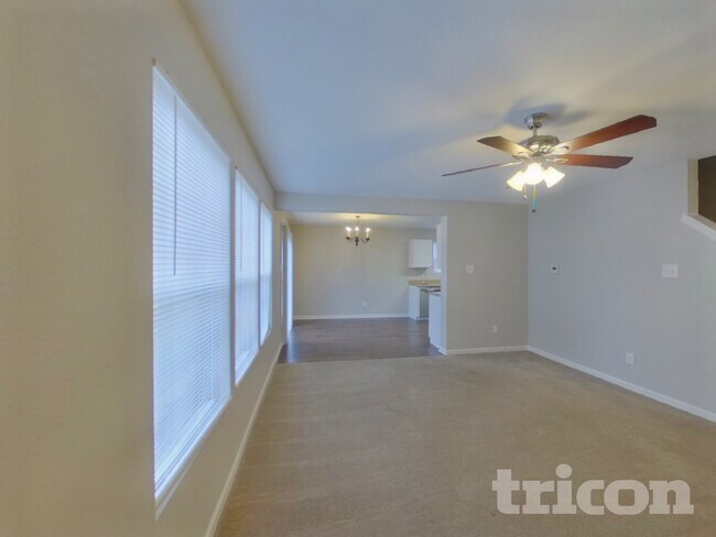 923 Littleton Dr in Concord, NC - Foto de edificio - Building Photo