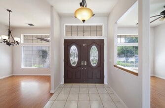 4709 Laurel Springs Dr in Bakersfield, CA - Foto de edificio - Building Photo