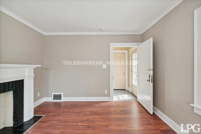 2030 Wyndhurst Rd in Toledo, OH - Building Photo - Building Photo