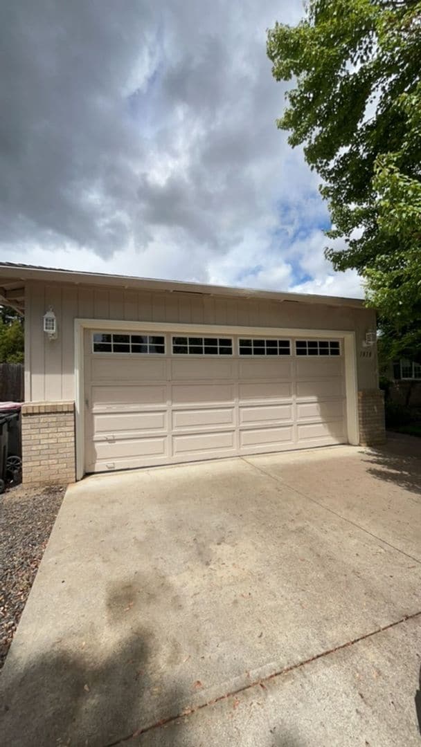 1818 Arlington Dr in Medford, OR - Building Photo - Building Photo