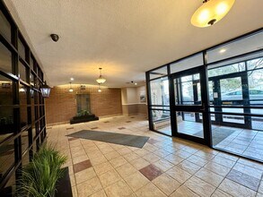 68-20 Selfridge St in Queens, NY - Building Photo - Building Photo