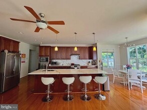6606 Tucker Ave in McLean, VA - Foto de edificio - Building Photo