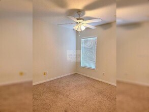 7851 Foxgrove Dr in Land O Lakes, FL - Foto de edificio - Building Photo