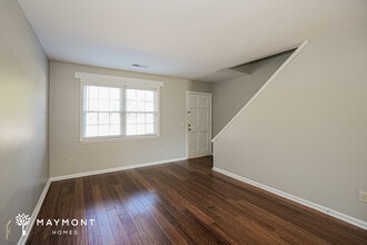 1317 Mathis Ferry Rd in Mount Pleasant, SC - Building Photo - Building Photo