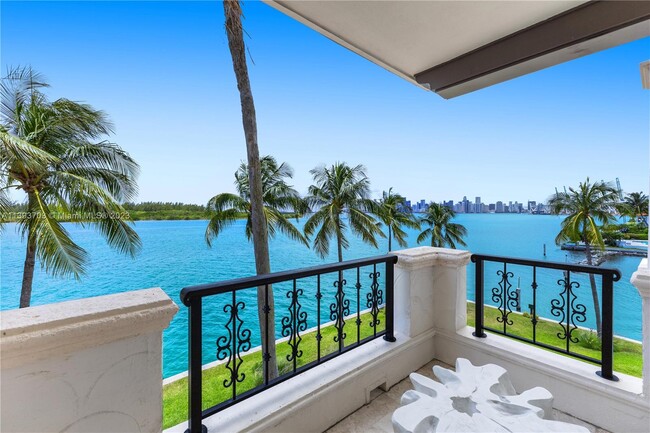 2436 Fisher Island Dr in Miami Beach, FL - Building Photo - Building Photo