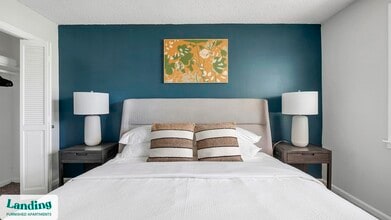 231 New Shackle Island Rd in Hendersonville, TN - Foto de edificio - Building Photo