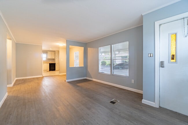 5461 Columbus Cir in Wildwood, FL - Building Photo - Building Photo