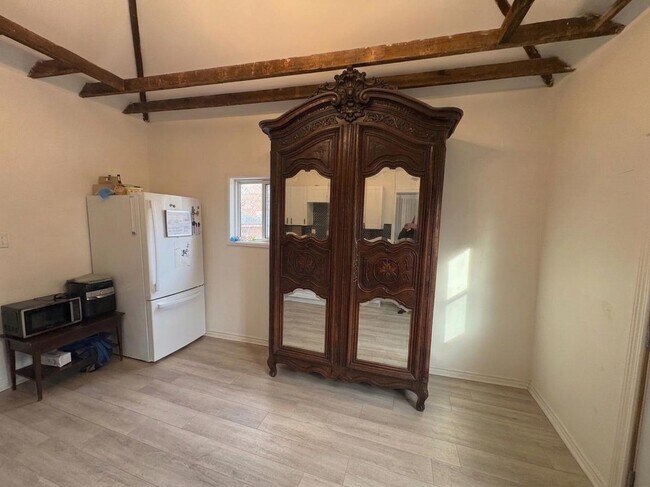 107 Erie Ave in Hamilton, ON - Building Photo - Building Photo