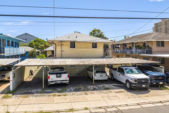 821 Olokele Ave in Honolulu, HI - Building Photo - Building Photo