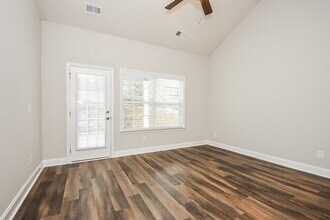 67 Rosemont Ct in Hiram, GA - Foto de edificio - Building Photo